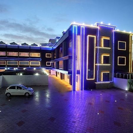 Hotel Sea Palace Колам Екстериор снимка