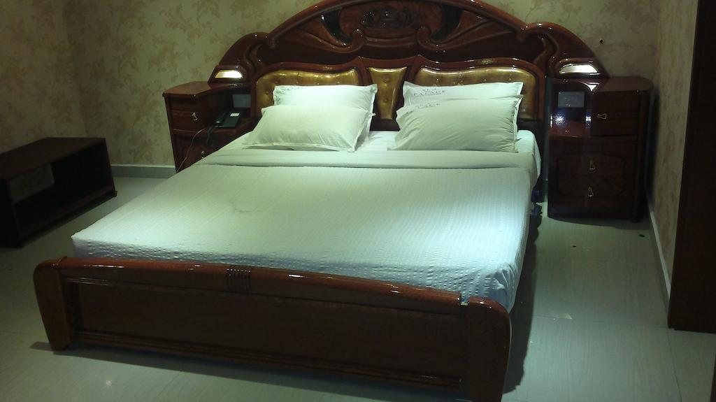 Hotel Sea Palace Колам Стая снимка