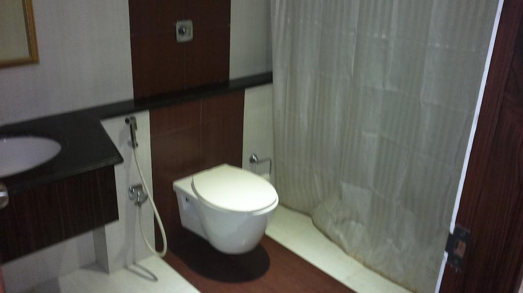 Hotel Sea Palace Колам Стая снимка